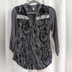 Tiny Women's Pewter Gray Shimmer Velveteen Blouse Top Size Small
